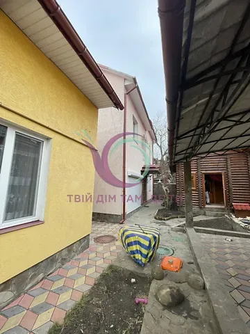 Продаж 2-поверховий   250 кв.м  на Батумська вулиця 16 Чернівці - фото 1