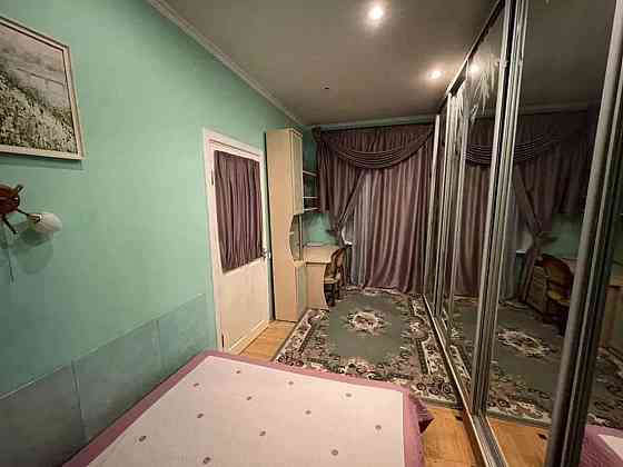 Оренда Квартира 3-кімнатна, 4/4 поверх на ул. Владимирская Київ