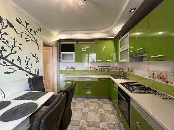 Продаж Квартира 4-кімнатна, 6/7 поверх на Кровулок Надії Ivano-Frankivs'k