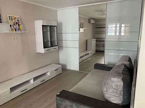 Оренда Квартира 3-кімнатна, 10/21 поверх на ул. Михаила Драгоманова Київ