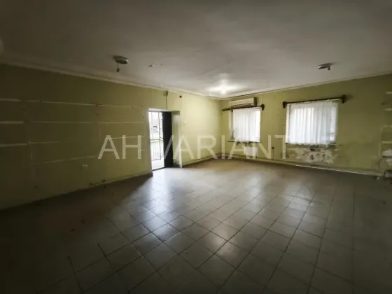 Здається Магазин / салон / торгова точка площа 35 кв.м Великі Лази Вознесенська 2В Великі Лази