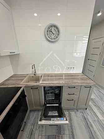 Оренда Квартира 1-кімнатна, 4/4 поверх на Промениста вул., 42 Киев