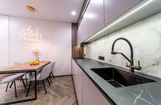 Продаж Квартира 2-кімнатна, 12/21 поверх на Максимовича Михайла вул., д. 24г Київ