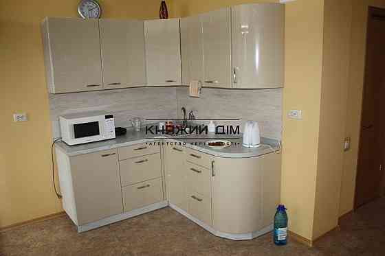 Оренда офісне приміщення на Драгоманова ул. поверх - 15/15 Kiev