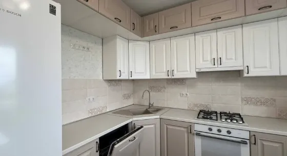 For sale 3-room Apartment 83 sq.m Національної Гвардії Ivano-Frankivs'k