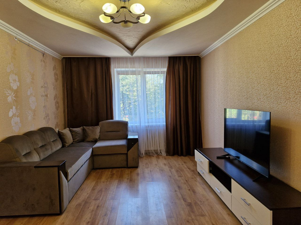 Семейный дом с детской площадкой и гаражом на тихой улице Нерубайське - фото 2