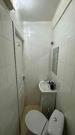 Продаж Квартира 1-кімнатна, 1/5 поверх на Братиславская вул., д. 20-А Киев