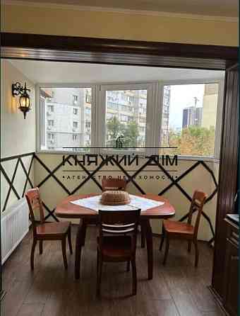 Продаж 3-х к. квартири Севастопільська Площа. № 2114869 Kiev