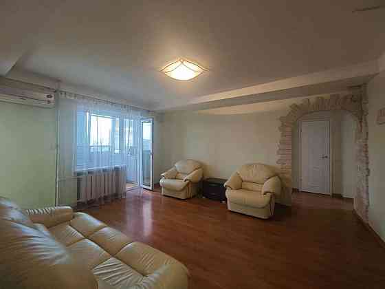 Продаж Квартира 2-кімнатна, 8/8 поверх на Ентузіастів вул., д. 17 Kiev