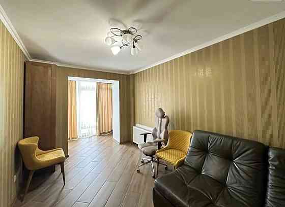 Продаж Квартира 4-кімнатна, 8/9 поверх на Миколайчука Вінниця