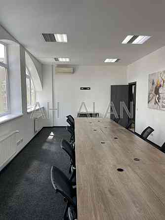 Оренда Будинок 3-кімнатний на Антоновича вул., 72 Kiev