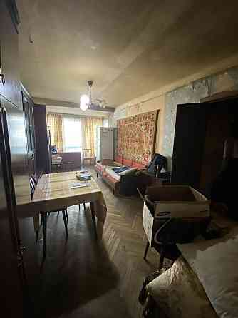 Продаж Квартира 3-кімнатна, 3/6 поверх на Гончара Олеся вул., д. 75 Киев