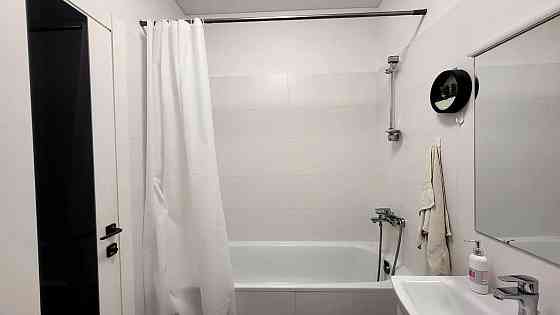 Продаж Квартира 1-кімнатна, 21/26 поверх на Каховська вул., д. 62А Киев