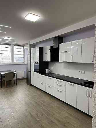 Оренда Квартира 1-кімнатна, 20/25 поверх на Драгоманова ул., 2 б Київ