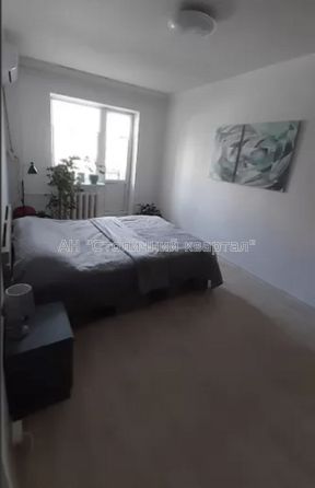 Продаж Будинок 1-кімнатний на Прирічна вул., 17В Київ