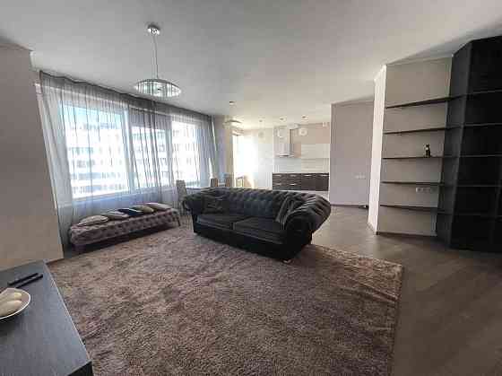 Оренда Квартира 2-кімнатна, 11/18 поверх на Литературная ул., 1а Одеса