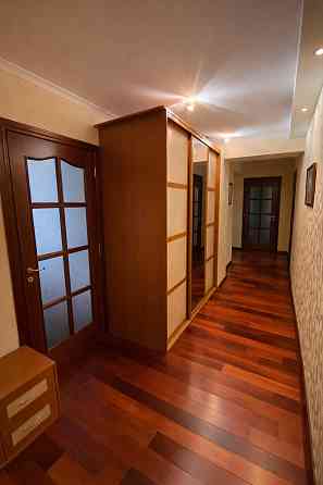 Продаж Квартира 3-кімнатна, 6/12 поверх на Шовковична вул., д. 48 Киев