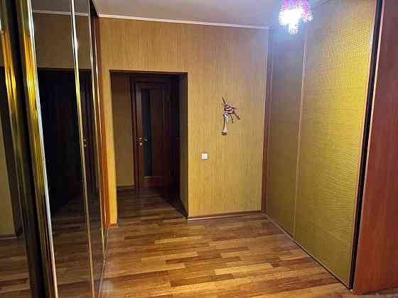 Оренда Квартира 3-кімнатна, 11/16 поверх на Радунська, 3 Киев