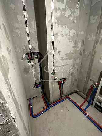 Продаж Квартира 2-кімнатна, 8/17 поверх на Олександра Олеся вул., 6а Київ