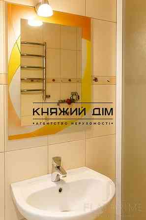 Продаж 2-кімнатної роздільної квартири на Подолі, код 21146918 Киев