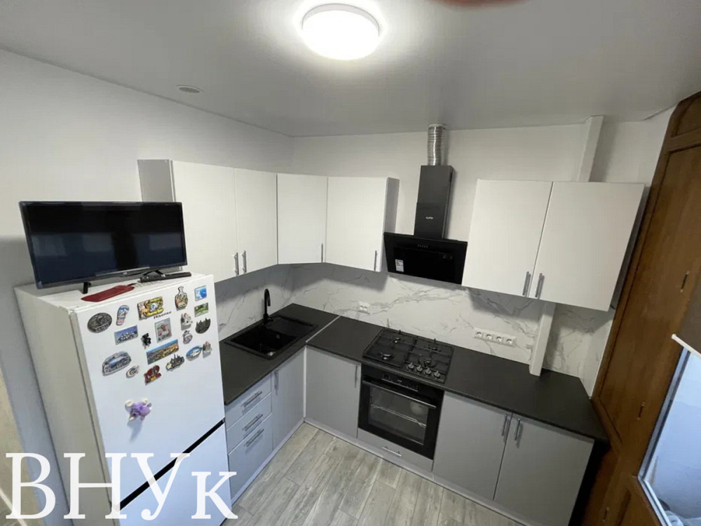 Продаж Квартира 1-кімнатна, 3/8 поверх Ужгород - изображение 2