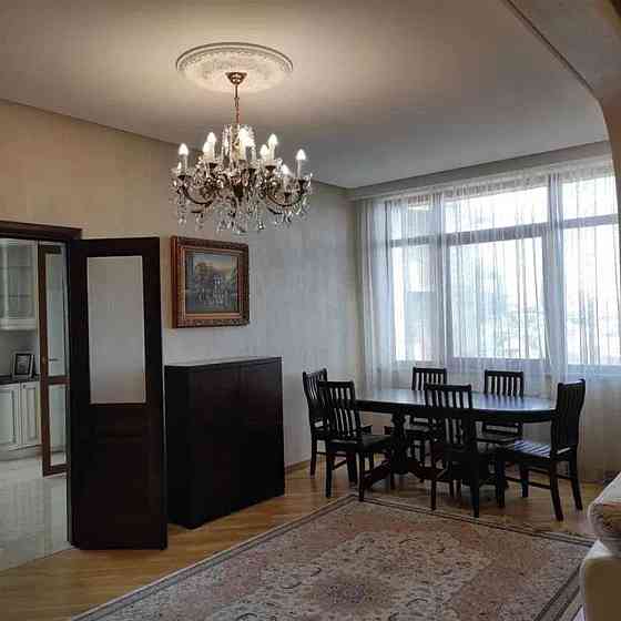 Оренда Квартира 3-кімнатна, 11/19 поверх на ул. Богдана Хмельницкого Kiev