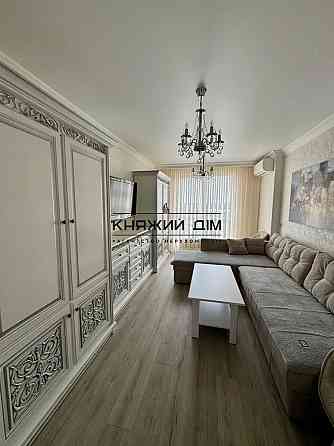 Оренда Квартира 3-кімнатна, 13/26 поверх на Ревуцкого ул. Kiev