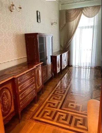 For sale 4-room Apartment 120000 sq.m екатерининская площадь 4 Odessa