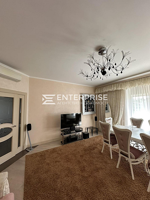 Оренда 2-поверховий Будинок з ділянкою 12 сот 250 кв.м 7+ кімн. на Князя Святослава вул.  - фото 1