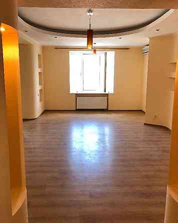 Оренда Квартира 3-кімнатна, 15/16 поверх на ул. Анны Ахматовой, 35б Киев