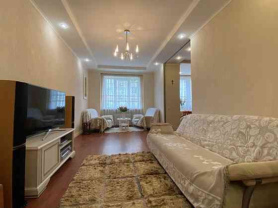 Оренда Квартира 3-кімнатна, 7/24 поверх на улица Никольско-Слободская, д.6 Киев