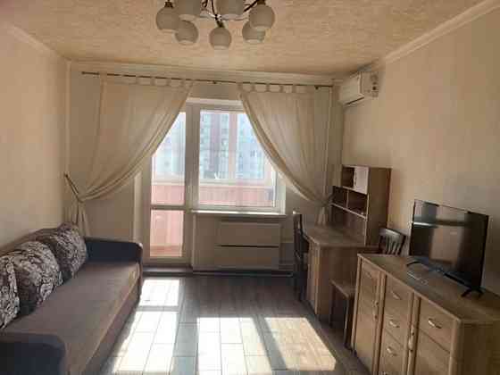 Оренда Квартира 1-кімнатна, 12/18 поверх на ул. Ревуцкого, 42-а Киев