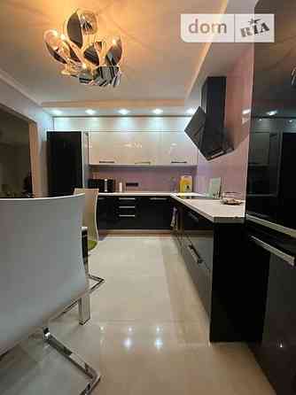 Оренда Квартира 3-кімнатна, 11/22 поверх на ул. Урловская, 34 Київ