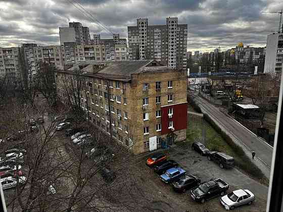 Оренда Квартира 1-кімнатна, 6/9 поверх на Харьковское шоссе, 170а Kiev