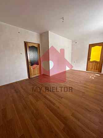 Продаж чотирикімнатної квартири по вул.Капушанська. Uzhhorod