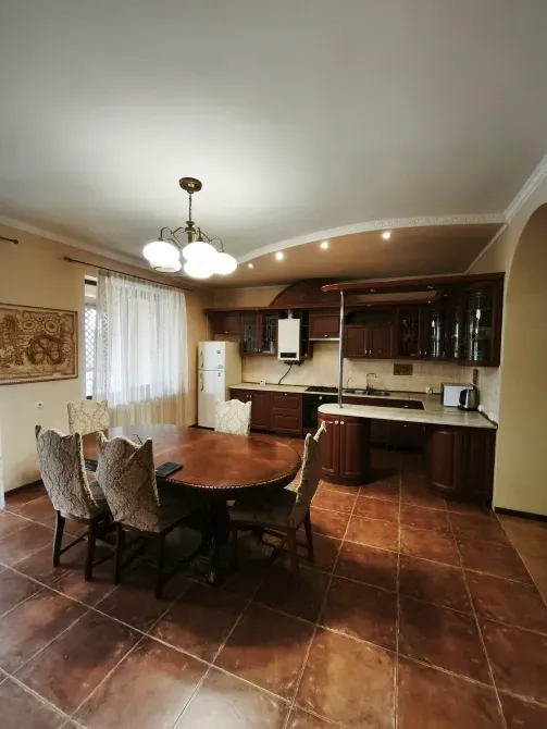 Оренда 2-поверховий Котедж з ділянкою 3 сот 180 кв.м 4 кімн. на Івана Франка 1Б Ужгород - фото 4