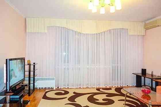 Оренда Квартира 3-кімнатна, 5/18 поверх на вул. Старонаводницька, 6 Київ