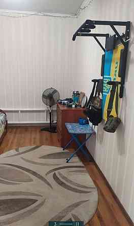 Продається 2-х кімнатна квартира на землі зі своїм городом. 