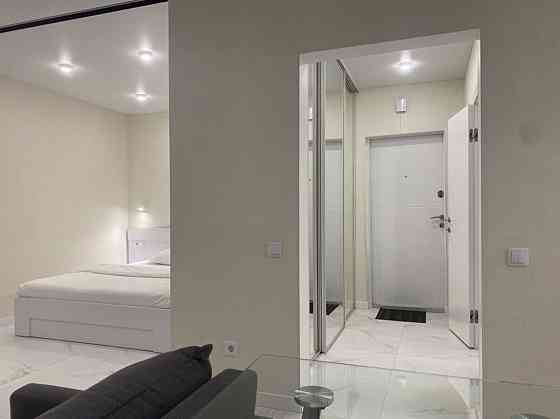 Продаж Квартира 1-кімнатна, 4/27 поверх на Вишняківська, 4 Kiev