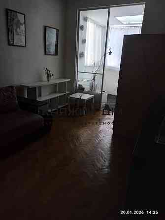 Продаж Квартира 2-кімнатна, 1/5 поверх на вул. Щорса ул./Євгена Коновальця Київ