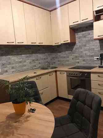 Оренда Квартира 1-кімнатна, 25/25 поверх на ул. Софии Русовой Киев