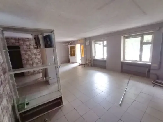 Продаж Приміщення в житловому будинку площа 150 кв.м 1-й поверх на Рабочая Дніпро