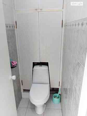 Оренда Квартира 3-кімнатна, 3/5 поверх на Светличного Ивана ул. (Петровского), 6 Kiev