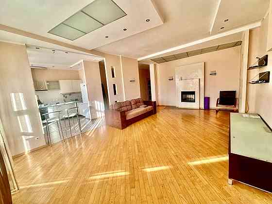 Продаж Квартира 3-кімнатна, 8/29 поверх на Лесі Українки вул., д. 7-Б Київ