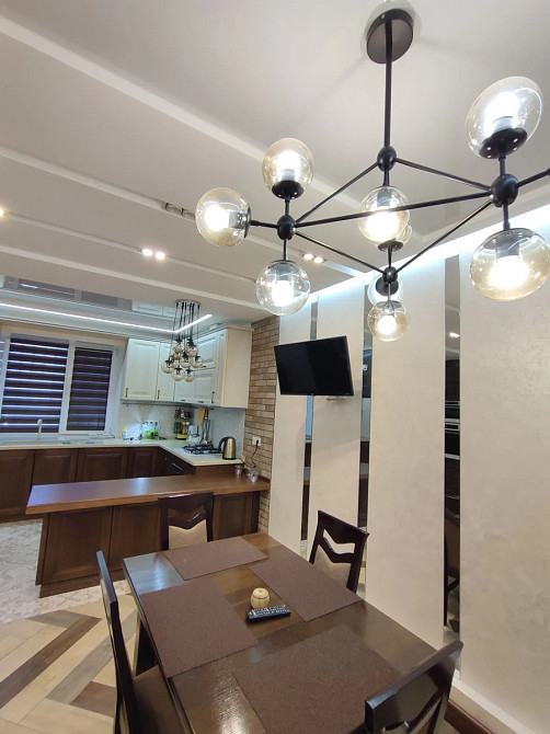 Велика 3-кімнатна квартира з дизайнерським ремонтом, Кропивницький - фото 19