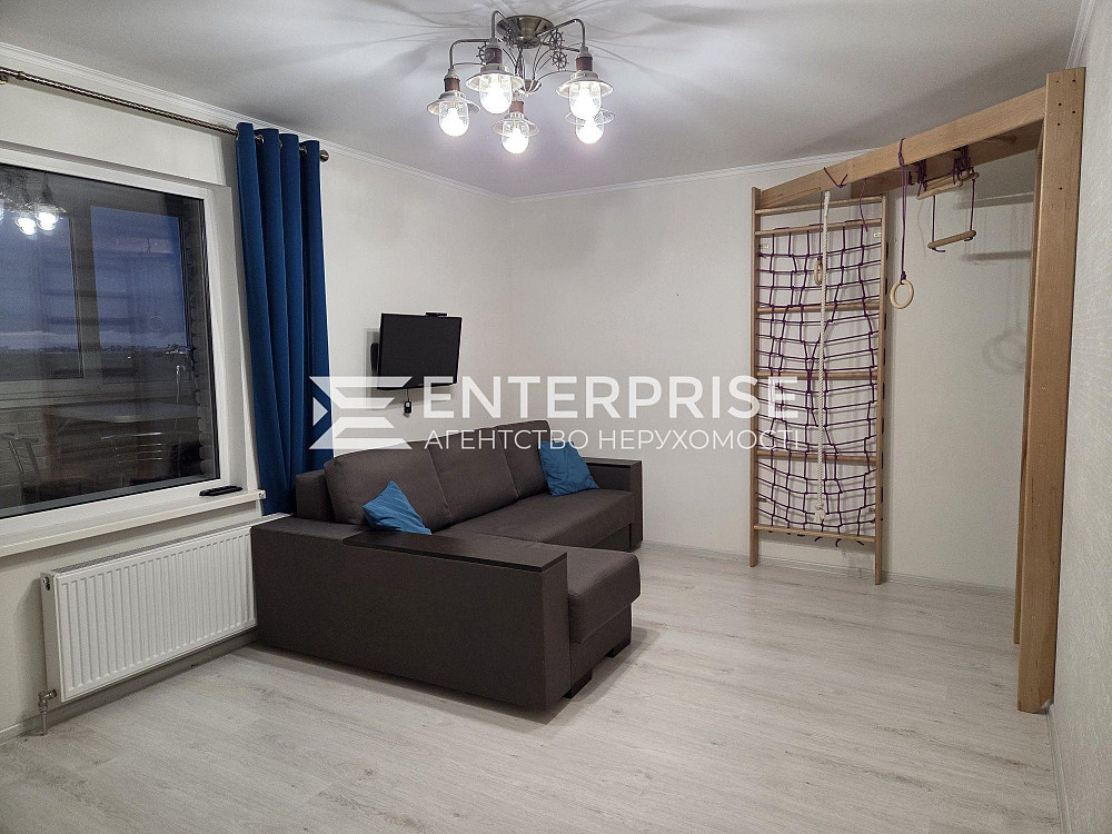 Продаж 3к Квартира 90 кв.м Макаренко вул. Kiev - photo 1