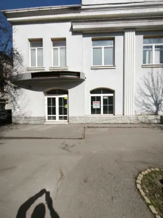 Сдаётся Торгово-офисный центр площадь 110 кв.м 1-й этаж Ужгород Чендея 40 Ужгород