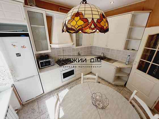 Оренда Квартира 3-кімнатна, 2/5 поверх на Кловский спуск Kiev