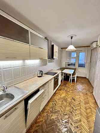 Продаж Квартира 3-кімнатна, 17/22 поверх на Володимира Івасюка вул., д. 16Б Kiev