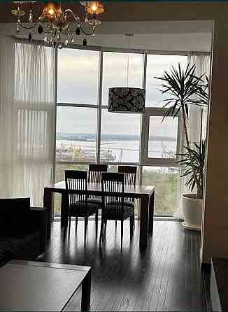 Трехкомнатная квартира с видом на море и парк Шевченко. Одесса